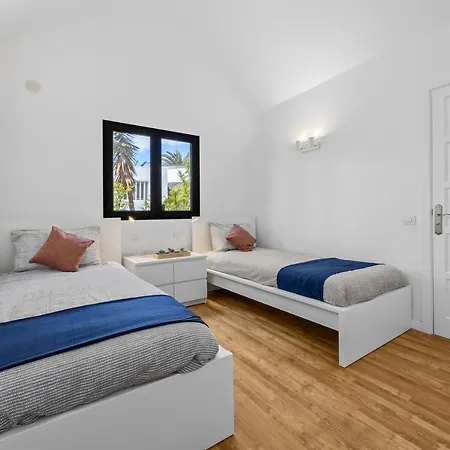 Semesterbostad Home2book Design House Bastian Costa Teguise