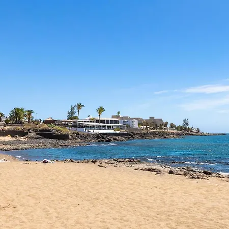 Home2book Design House Bastian