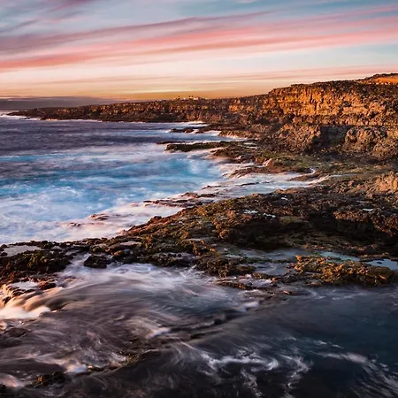 Home2book Design House Bastian *