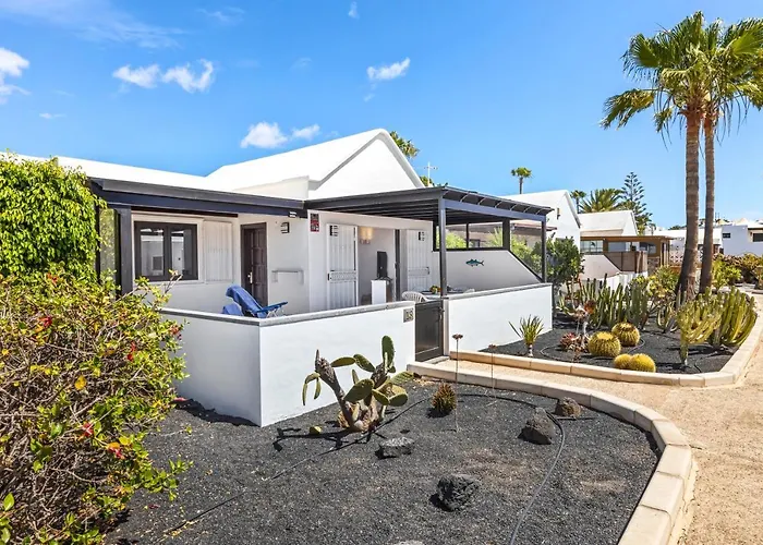 Home2book Design House Bastian