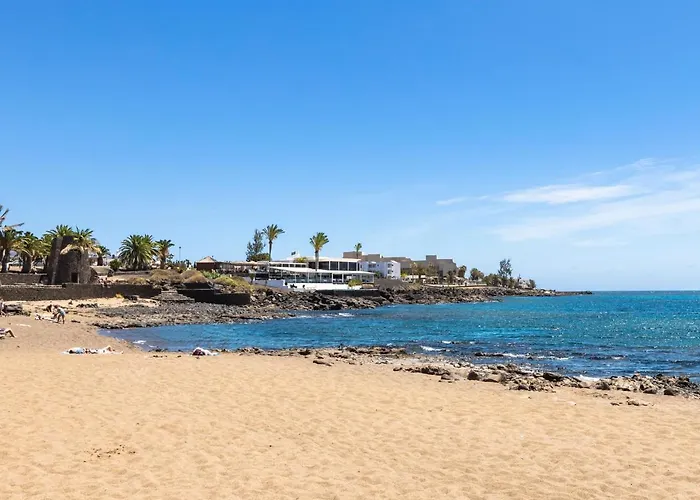 Home2book Design House Bastian